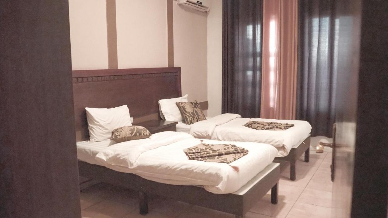 עמאן Al Fawanes Hotel Apartments מראה חיצוני תמונה