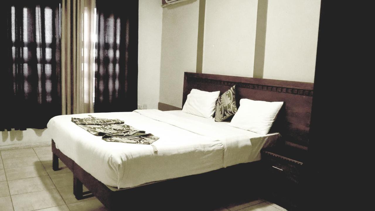 עמאן Al Fawanes Hotel Apartments מראה חיצוני תמונה