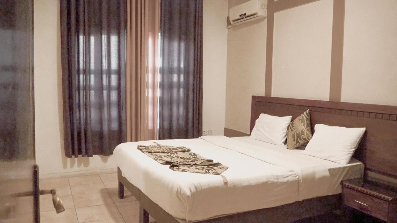 עמאן Al Fawanes Hotel Apartments מראה חיצוני תמונה