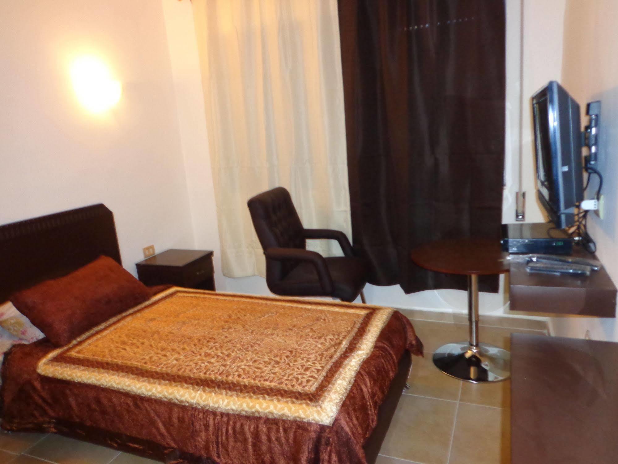 עמאן Al Fawanes Hotel Apartments מראה חיצוני תמונה